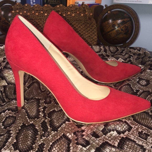 Jenn Ardor Shoes - NWOB Adorable Red Faux Suede Pumps